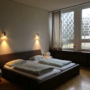stylish-apartment-in-the-heart-of-hamburg.hamburg-hotels-de.com/